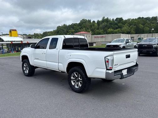 2016 Toyota Tacoma SR5