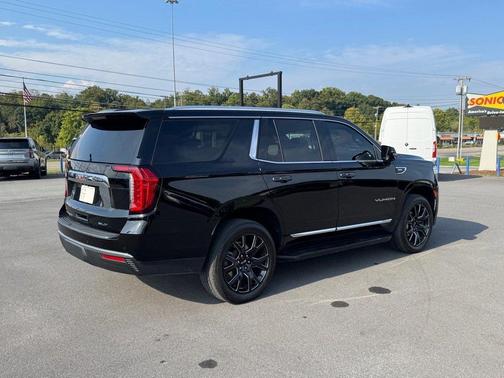 2024 GMC Yukon SLT
