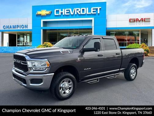 2020 RAM 2500 Tradesman Crew Cab 4X4 6'4' Box