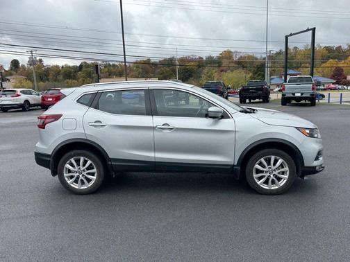 2021 Nissan Rogue Sport SV