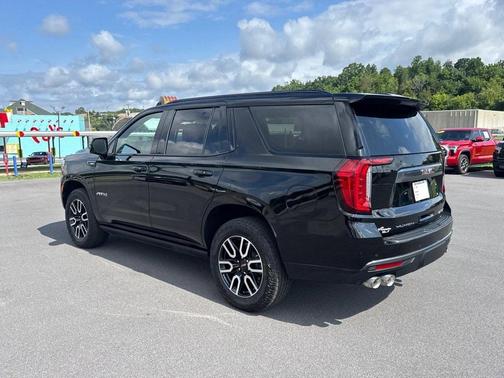 2024 GMC Yukon 4WD AT4