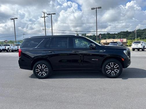 2024 GMC Yukon 4WD AT4