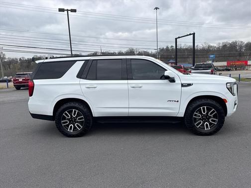 2023 GMC Yukon 4WD AT4