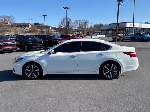 2016 Nissan Altima 2.5 SR