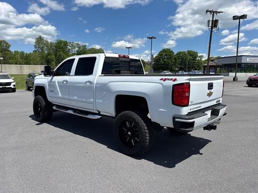 Summit White 2017 Chevrolet Silverado 2500 High Country