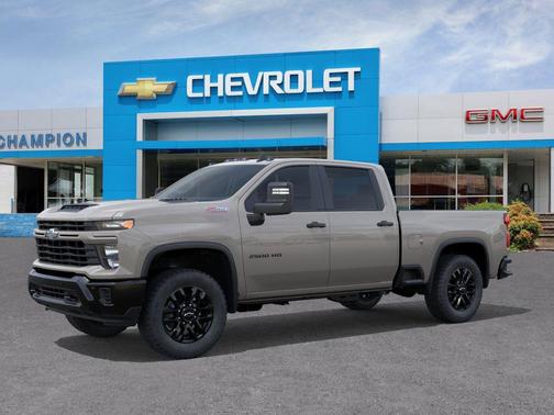 Summit White 2026 Chevrolet Silverado 2500 Custom