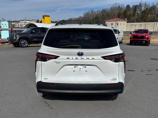 2022 Toyota Sienna XLE