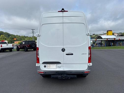 2022 Mercedes-Benz Sprinter 2500 Standard Roof