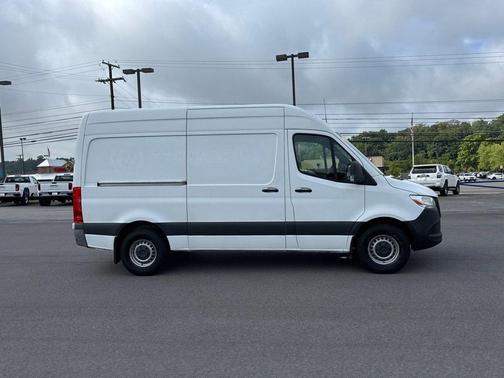 2022 Mercedes-Benz Sprinter 2500 Standard Roof