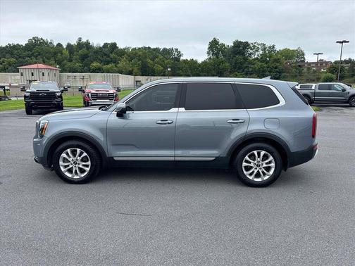 Everlasting Silver 2020 Kia Telluride LX