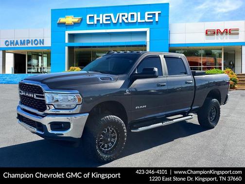 2022 RAM 2500 Big Horn Crew Cab 4x4 6'4' Box