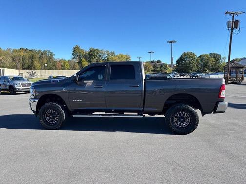 2022 RAM 2500 Big Horn Crew Cab 4x4 6'4' Box