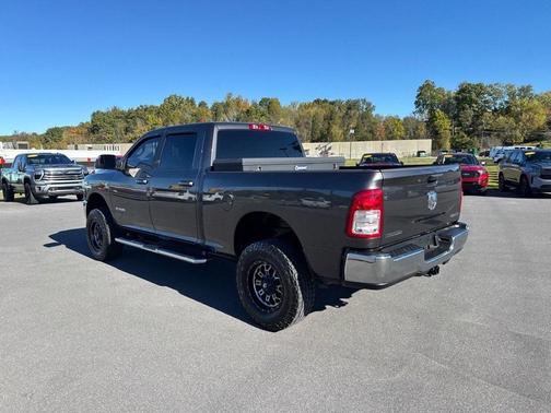 2022 RAM 2500 Big Horn Crew Cab 4x4 6'4' Box