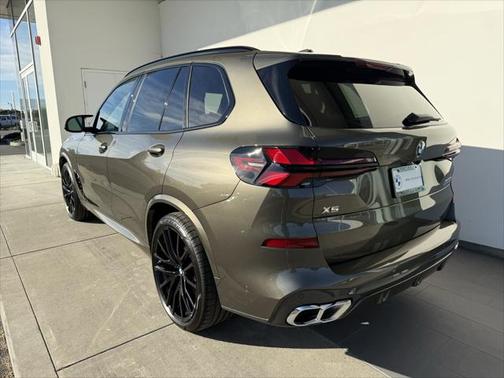 2025 BMW X5 M60i