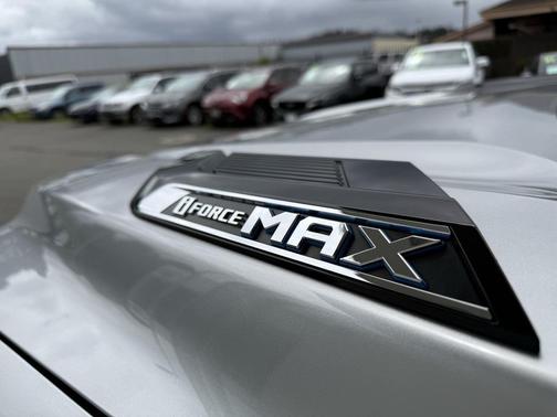 2023 Toyota Tundra Hybrid Platinum