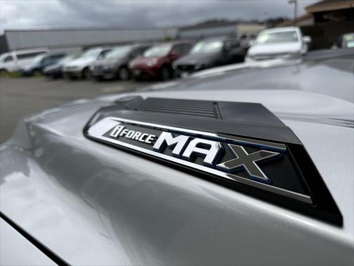 2023 Toyota Tundra Hybrid Platinum