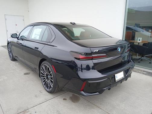 2025 BMW i7 xDrive60