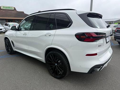 Alpine White 2026 BMW X5 xDrive40i