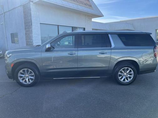 2023 Chevrolet Suburban Premier
