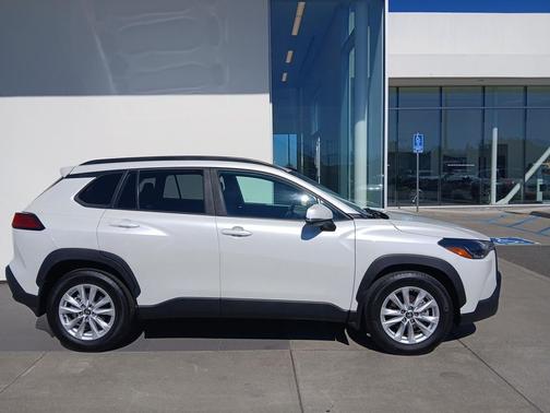 2022 Toyota Corolla Cross LE