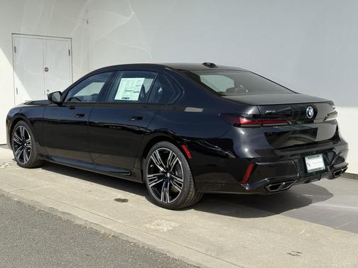 2025 BMW 760 xDrive