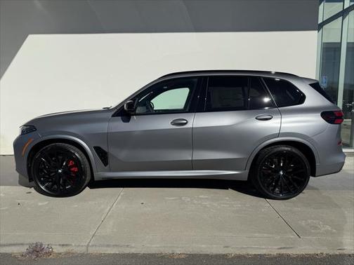2025 BMW X5 M60i