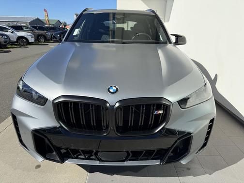 2025 BMW X5 M60i