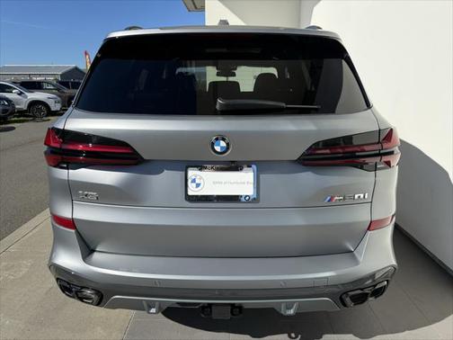 2025 BMW X5 M60i