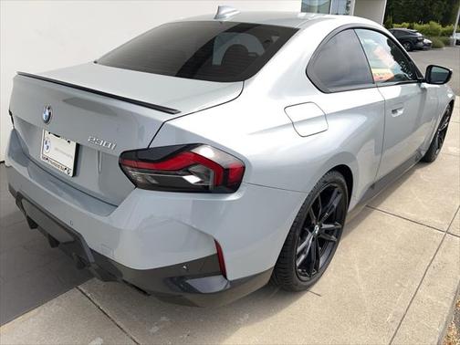2022 BMW 230 i