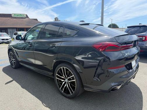 Black Sapphire Metallic 2024 BMW X6 xDrive40i