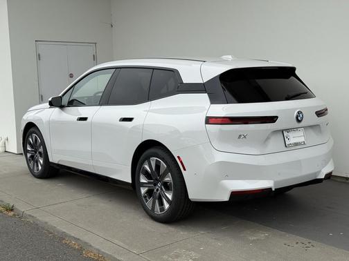 2026 BMW iX xDrive45