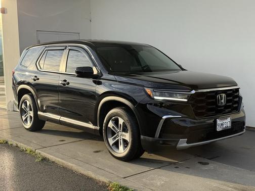 2023 Honda Pilot AWD EX-L 8 Passenger