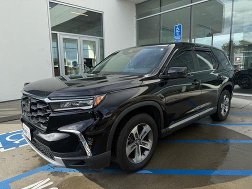 2023 Honda Pilot AWD EX-L 8 Passenger