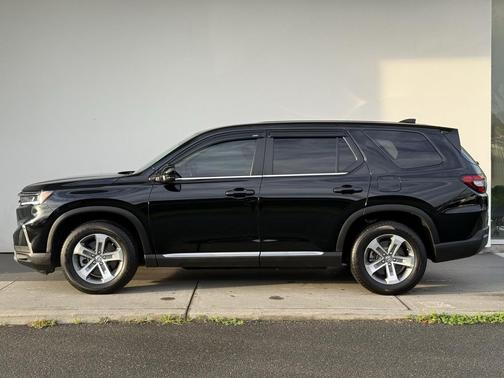 2023 Honda Pilot AWD EX-L 8 Passenger