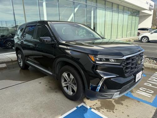 2023 Honda Pilot AWD EX-L 8 Passenger