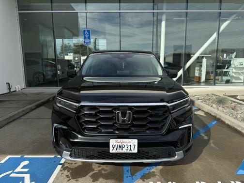 2023 Honda Pilot AWD EX-L 8 Passenger