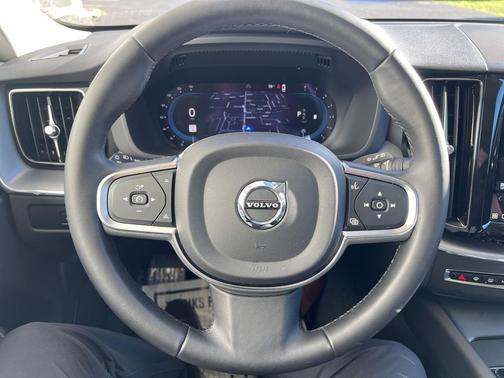 2024 Volvo XC60 B5 Core Dark Theme