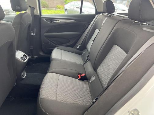 2018 Buick Regal TourX Preferred