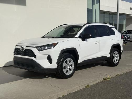 2020 Toyota RAV4 LE