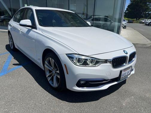 Alpine White 2018 BMW 330 330i