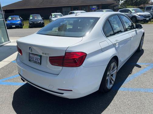 Alpine White 2018 BMW 330 330i