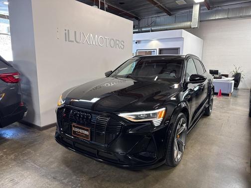 2022 Audi e-tron S Prestige