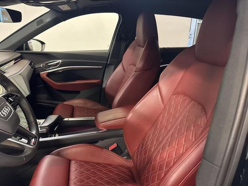 2022 Audi e-tron S Prestige