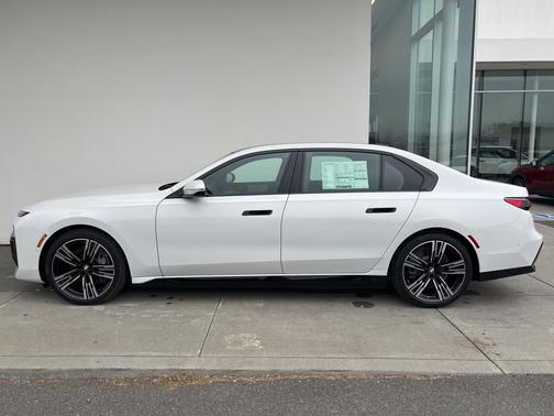 2025 BMW i7 xDrive60