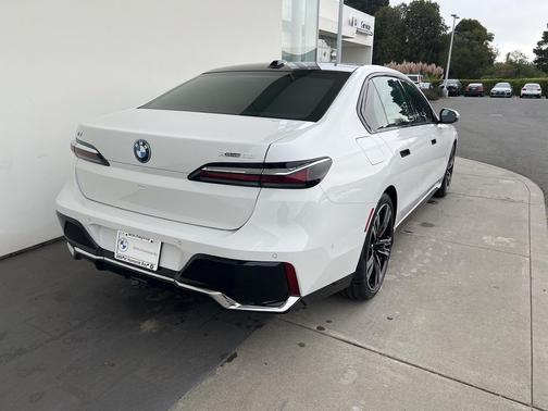 2025 BMW i7 xDrive60