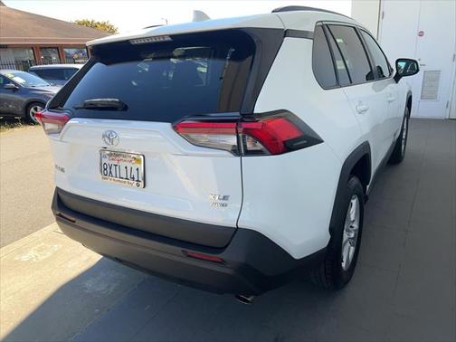 2021 Toyota RAV4 XLE