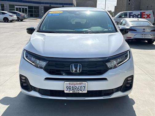 Platinum White Pearl 2025 Honda Odyssey