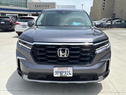 Modern Steel Metallic 2025 Honda Pilot