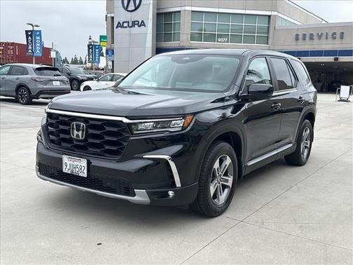 Crystal Black Pearl 2024 Honda Pilot