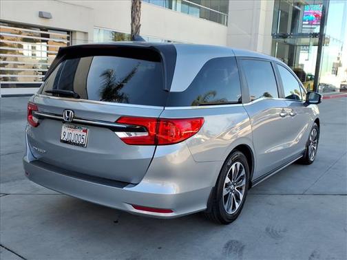 Lunar Silver Metallic 2024 Honda Odyssey